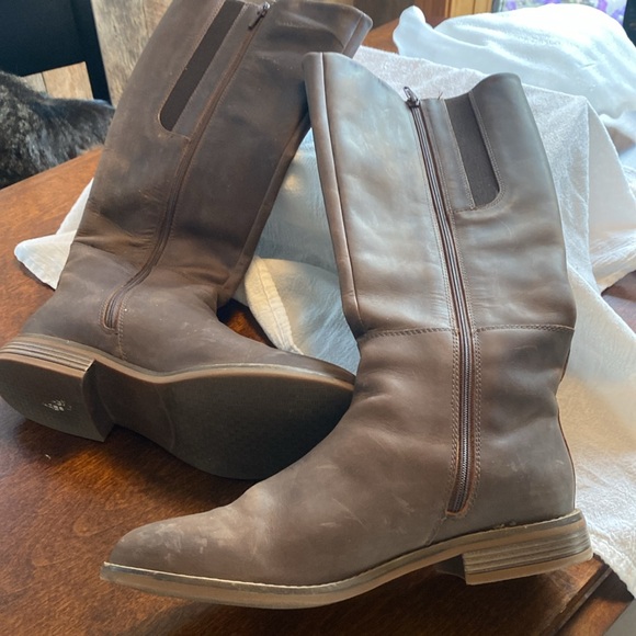 Clark Boots - Picture 2 of 6